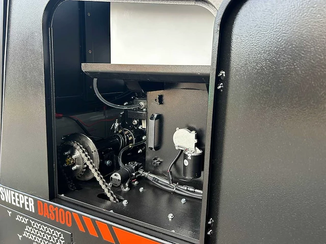 Daewoo - 2025 - das100 - straatveegmachine - afbeelding 5 van  30