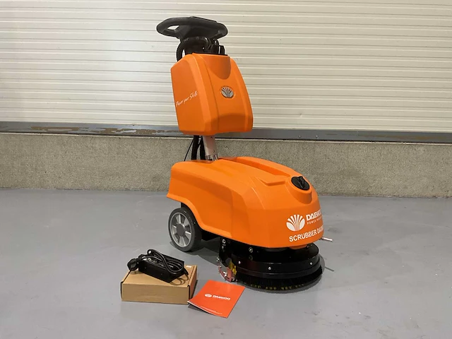 Daewoo - 2025 - daxm30 - zelfrijdende veegmachine - afbeelding 1 van  13