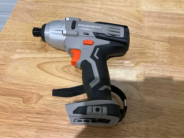 Daewoo - 2025 - u force 4 in 1 - gereedschapsset - afbeelding 3 van  7