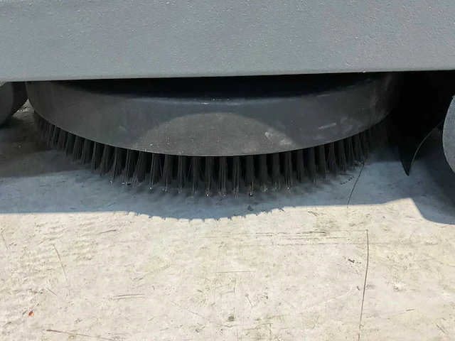 Daewoo - daf r70 - zelfrijdende veegmachine - afbeelding 8 van  20
