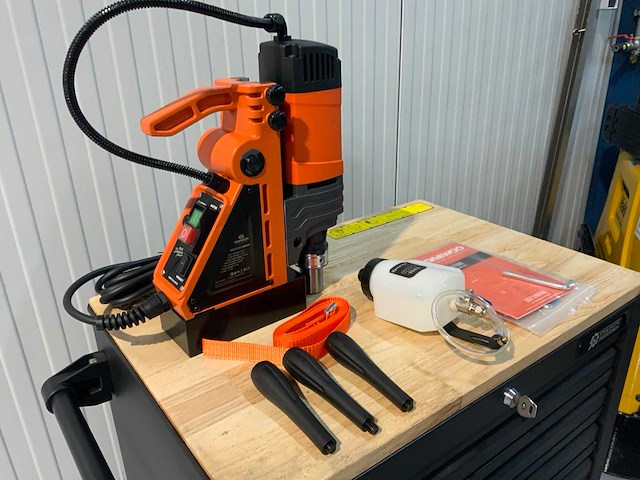 Daewoo - damd1600 - magneet boormachine in koffer - afbeelding 1 van  24