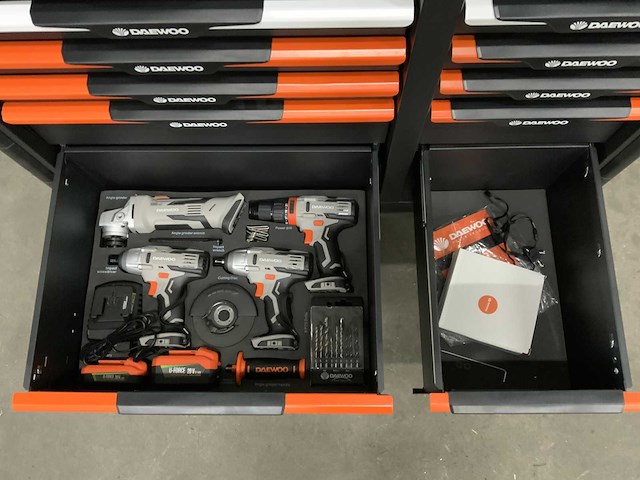 Daewoo - damws267 gereedschapswagen 13 laden, 267pcs, + 4 in 1 set accu gereedschap - afbeelding 7 van  16