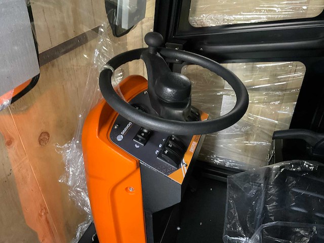 Daewoo - das 100 veegmachine met cabine - afbeelding 11 van  38