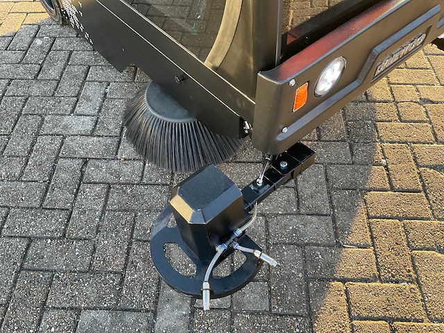 Daewoo - das 100 veegmachine met cabine - afbeelding 24 van  38