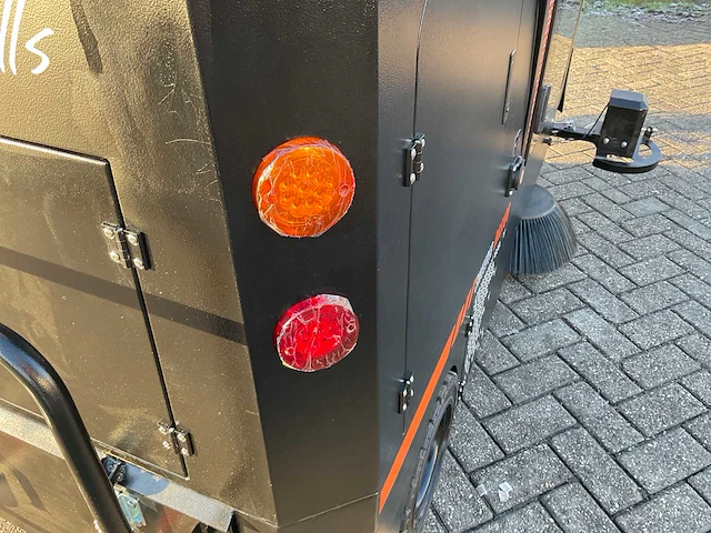 Daewoo - das 100 veegmachine met cabine - afbeelding 21 van  38