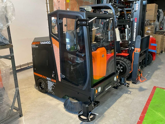 Daewoo - das 100 veegmachine met cabine - afbeelding 35 van  38