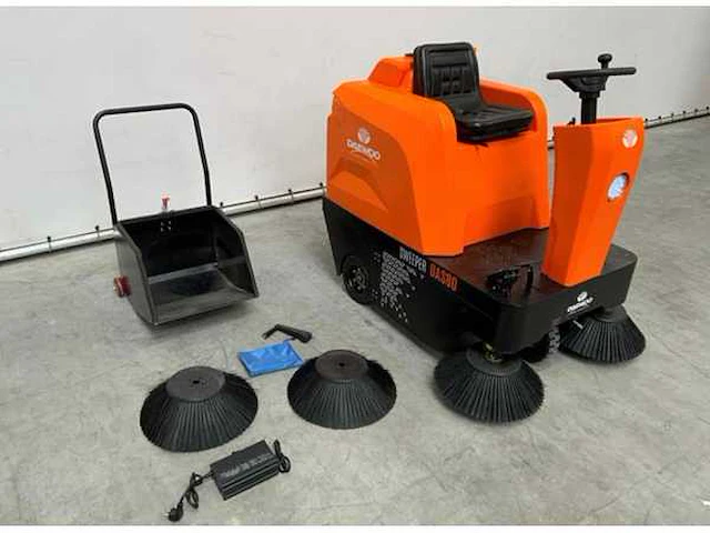 Daewoo - das 80 opzit veegmachine - zelfrijdende veegmachine - afbeelding 11 van  14