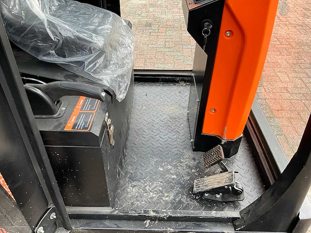 Daewoo - das100 - cabine veegmachine - afbeelding 9 van  24