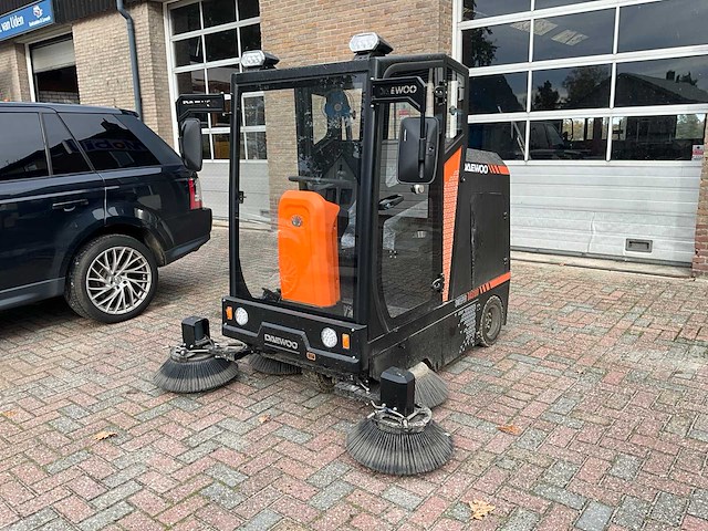 Daewoo - das100 - cabine veegmachine - afbeelding 1 van  24