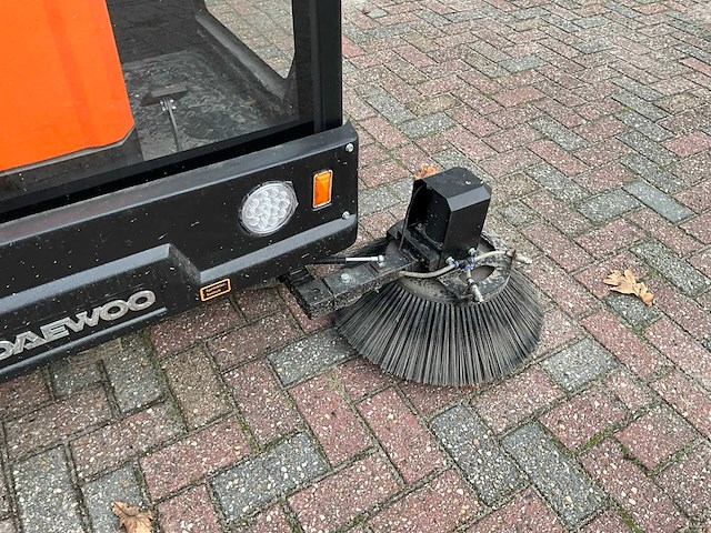 Daewoo - das100 - cabine veegmachine - afbeelding 16 van  24