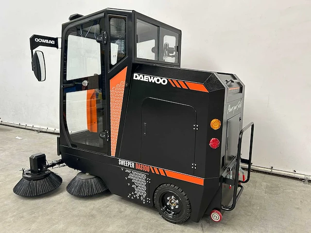 Daewoo - das100 - straatveegmachine - 2024 - afbeelding 15 van  30