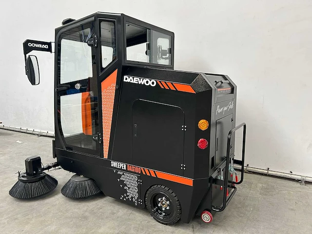Daewoo - das100 - straatveegmachine - 2024 - afbeelding 28 van  30