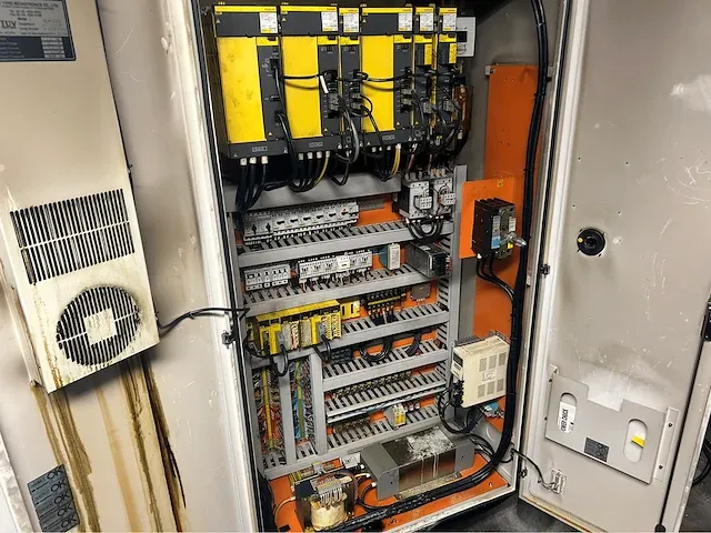 Daewoo - puma 2500sy - cnc draaibank - afbeelding 9 van  23