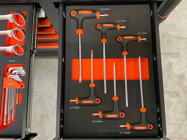 Daewoo 13 lades gereedschapswagen 267 delig - afbeelding 2 van  29
