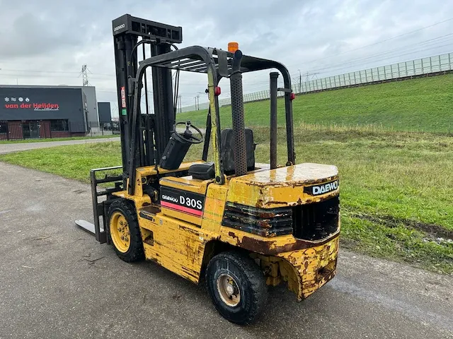 Daewoo d30s-2 vorkheftruck - afbeelding 4 van  10