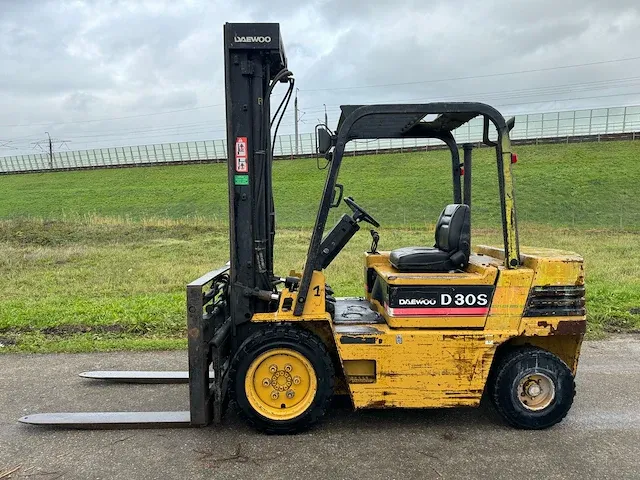 Daewoo d30s-2 vorkheftruck - afbeelding 5 van  12