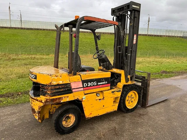 Daewoo d30s-2 vorkheftruck - afbeelding 9 van  12