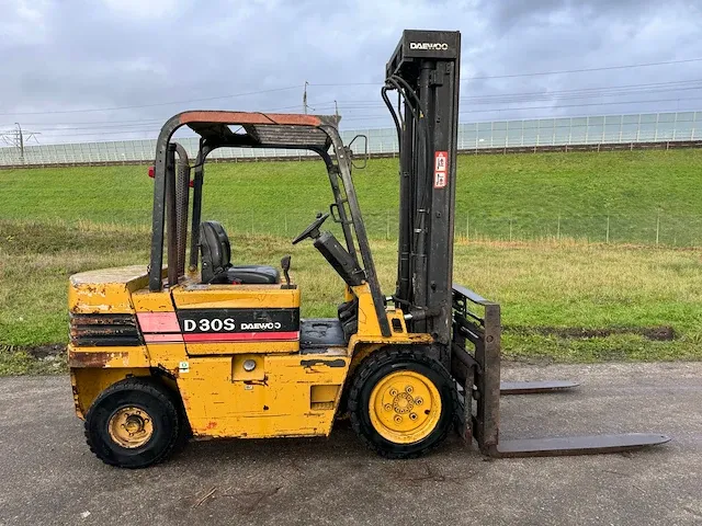 Daewoo d30s-2 vorkheftruck - afbeelding 10 van  12