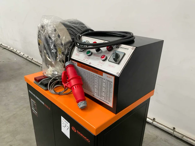 Daewoo da5100-hc hydraulische slangenpers - afbeelding 13 van  15