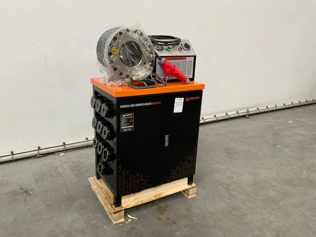 Daewoo da5100-hc hydraulische slangenpers - afbeelding 1 van  15