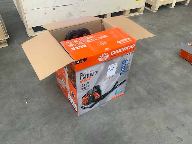 Daewoo dabl7662 benzine rugbladblazer - afbeelding 1 van  16
