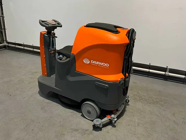 Daewoo daf r70 opzit schrobmachine - afbeelding 15 van  20