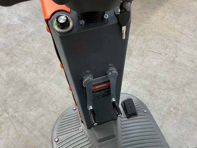Daewoo dafr70 - industriële schrobzuigmachine - afbeelding 16 van  19