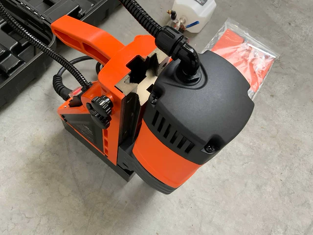 Daewoo damd 1600 magnetische boormachine - afbeelding 8 van  12