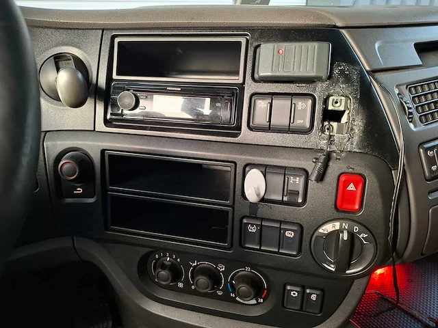 Daf - 2014 - xf 460 - vrachtwagen - afbeelding 11 van  33