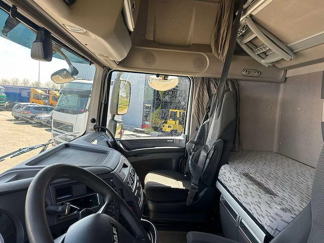 Daf - 2016 - xf - vrachtwagen - afbeelding 6 van  10