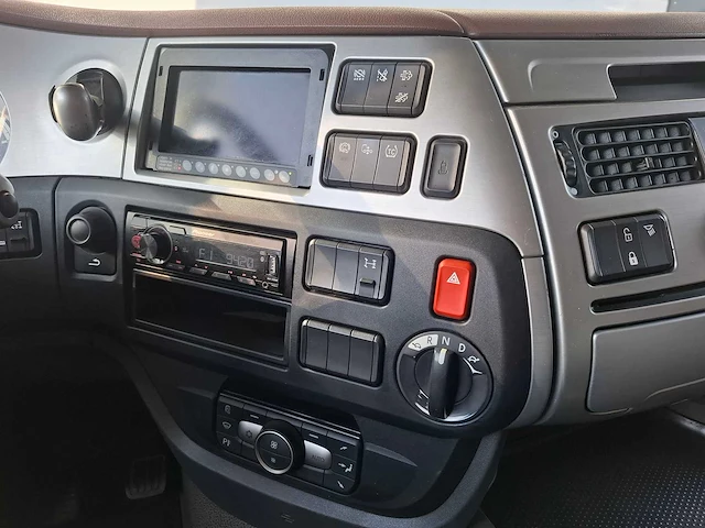 Daf - 2018 - xf 530 - vrachtwagen - afbeelding 2 van  29