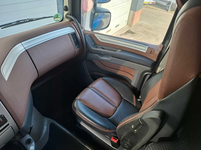 Daf - 2018 - xf 530 - vrachtwagen - afbeelding 4 van  29