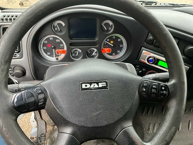 Daf fa lf 55.220 vrachtwagen met open laadvloer 805x250cm (2007), 36-bkx-7 - afbeelding 24 van  25