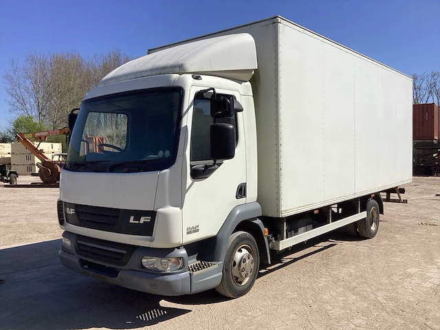 Daf lf vrachtwagen - afbeelding 1 van  14
