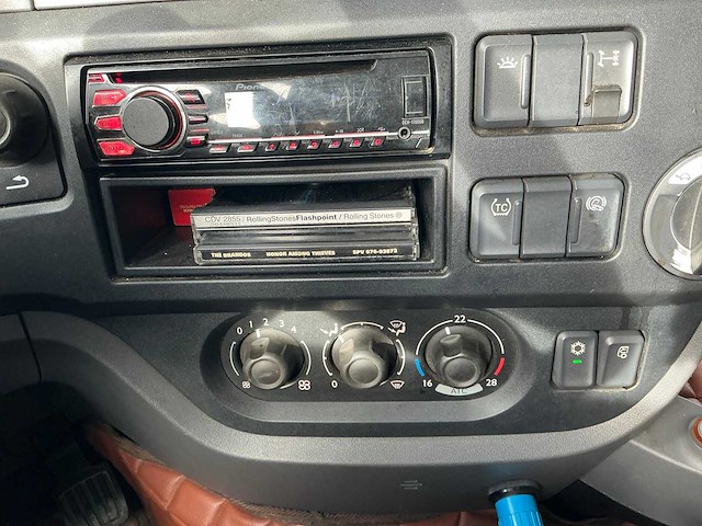 Daf xf 460 ft opleggertrekker + bulthuis tata12 geïsoleerde aluminium kieptrailer - afbeelding 18 van  55