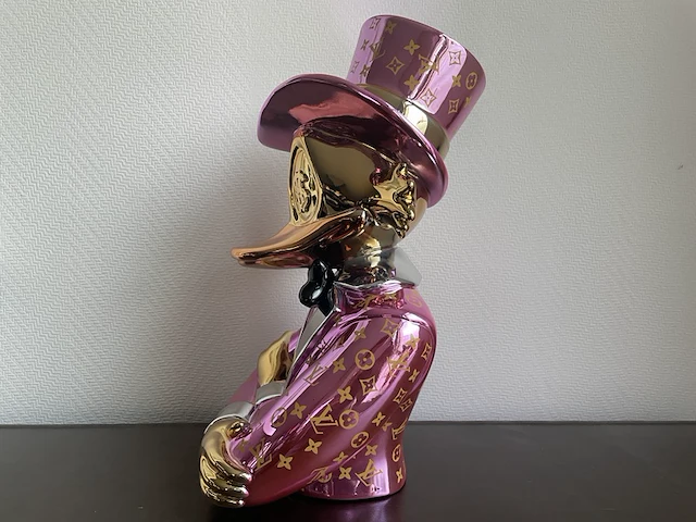 Dagobert duck pop art beeld, roze, 2025 - afbeelding 5 van  11