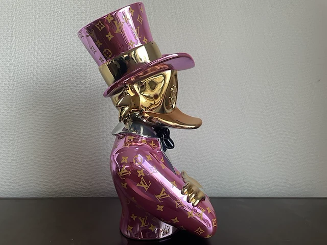 Dagobert duck pop art beeld, roze, 2025 - afbeelding 9 van  11