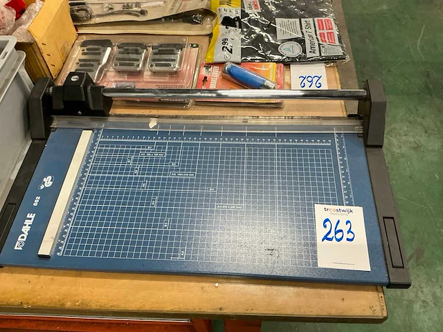 Dahle 552 papiersnijder en diversen - afbeelding 2 van  5