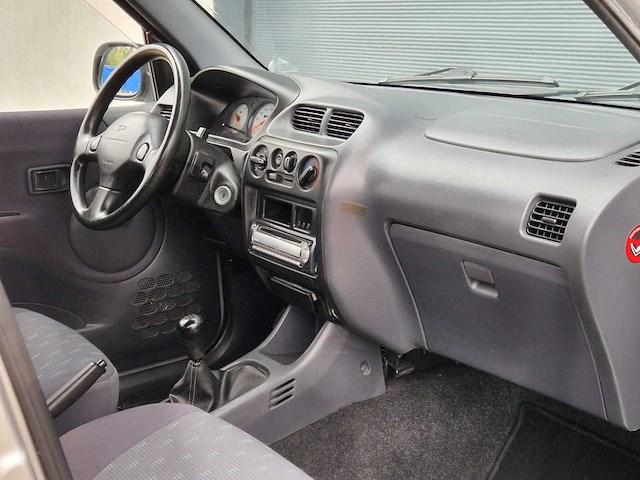 Daihatsu - 2004 - terios - 1.3 sxe - 31-pt-zl - afbeelding 10 van  24