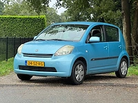 Daihatsu - 2006 - sirion 2 - 1.3-16v comfort - 24-sz-rg - afbeelding 1 van  10