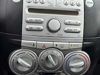 Daihatsu - 2006 - sirion 2 - 1.3-16v comfort - 24-sz-rg - afbeelding 9 van  10