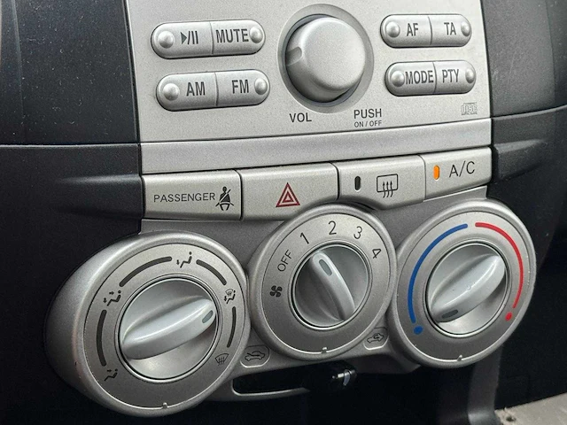 Daihatsu - 2007 - sirion 2 - 1.3-16v comfort - 18-xj-nx - afbeelding 12 van  17