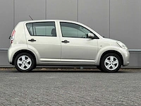 Daihatsu - 2007 - sirion 2 - 1.3-16v comfort - 18-xj-nx - afbeelding 3 van  17