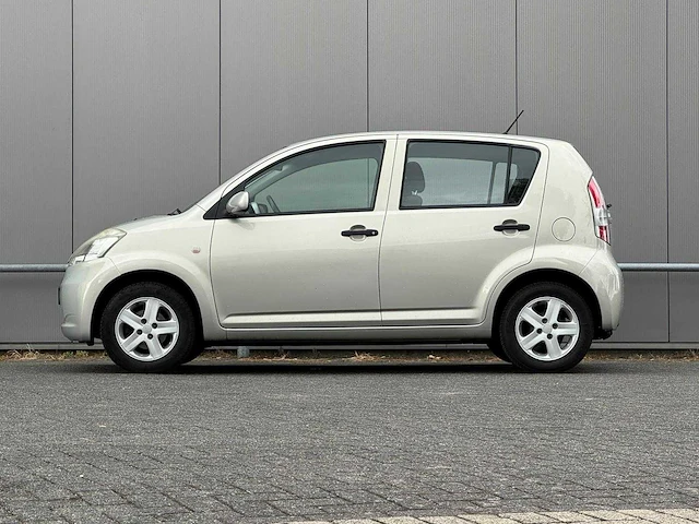 Daihatsu - 2007 - sirion 2 - 1.3-16v comfort - 18-xj-nx - afbeelding 7 van  17