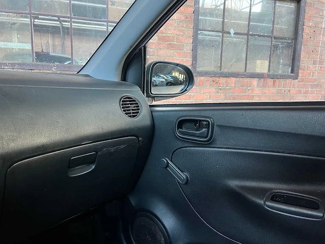 Daihatsu cuore 1.0 12v 58pk 2004 (origineel-nl), 28-nv-gv - afbeelding 19 van  36