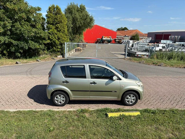 Daihatsu sirion 2 1.0-12v trend 64-kbp-9 - afbeelding 11 van  21