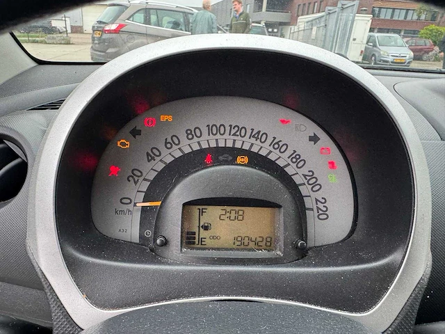 Daihatsu sirion 2 1.0-12v trend 66-td-dl - afbeelding 8 van  9