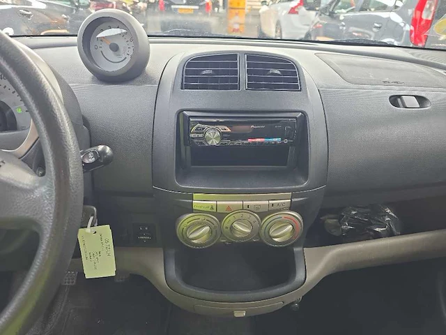 Daihatsu sirion 2 1.3-16v comfort , 05-tz-lh - afbeelding 3 van  16
