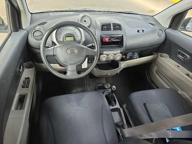 Daihatsu sirion 2 1.3-16v comfort , 05-tz-lh - afbeelding 14 van  16
