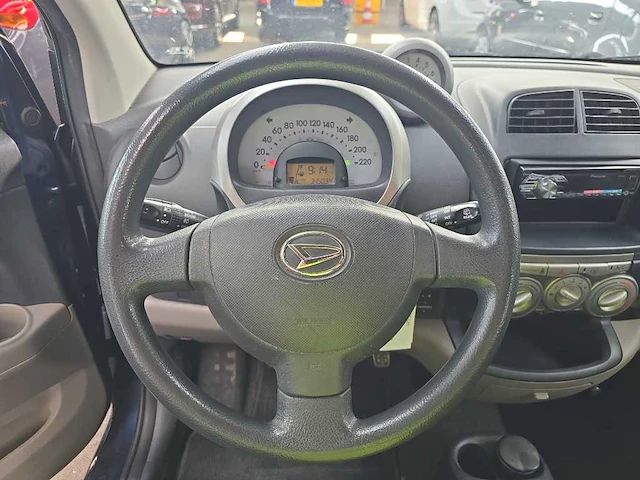 Daihatsu sirion 2 1.3-16v comfort , 05-tz-lh - afbeelding 15 van  16